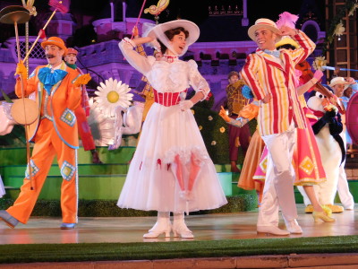 Mary and Bert welcome Spring to Disneyland Paris in their show