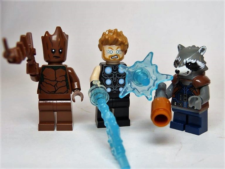 LEGO Marvel Avengers Infinity War Thors Weapon Quest 76102 Review