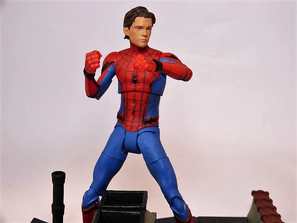 Spider-Man: Homecoming Marvel Select Action Figure Review 