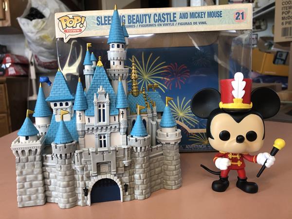 Pop! Town Review: Sleeping Beauty's Castle & Mickey Mouse - POPVINYLS.COM