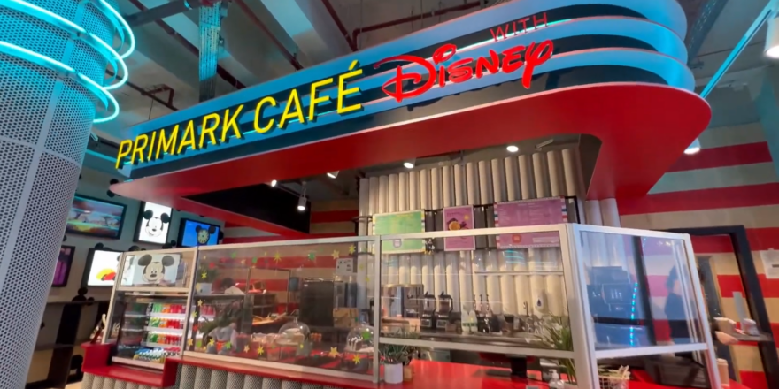 A delightfully nineties design to the kitchen counter of the restaurant, similar to an All-Star Resort.