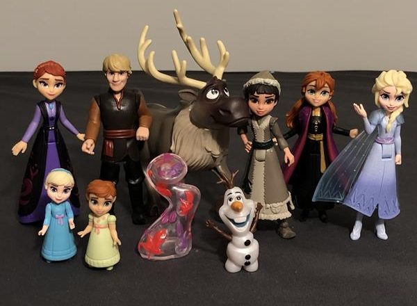 Frozen II Small Doll Collection 