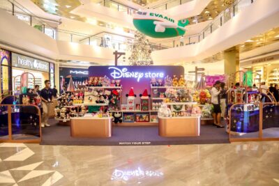 A kiosk in the middle of the mall.